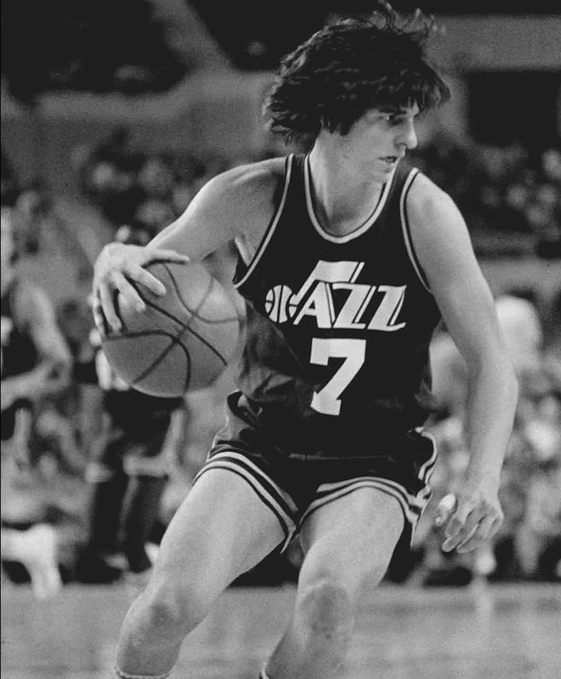 Pistol Pete Maravich in action during his college years.