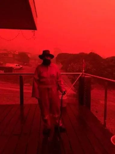 Apocalyptic sky from Australian fires